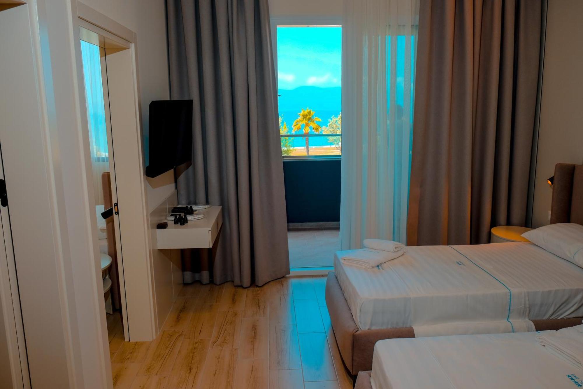 Laid Hotel Vlorë Extérieur photo