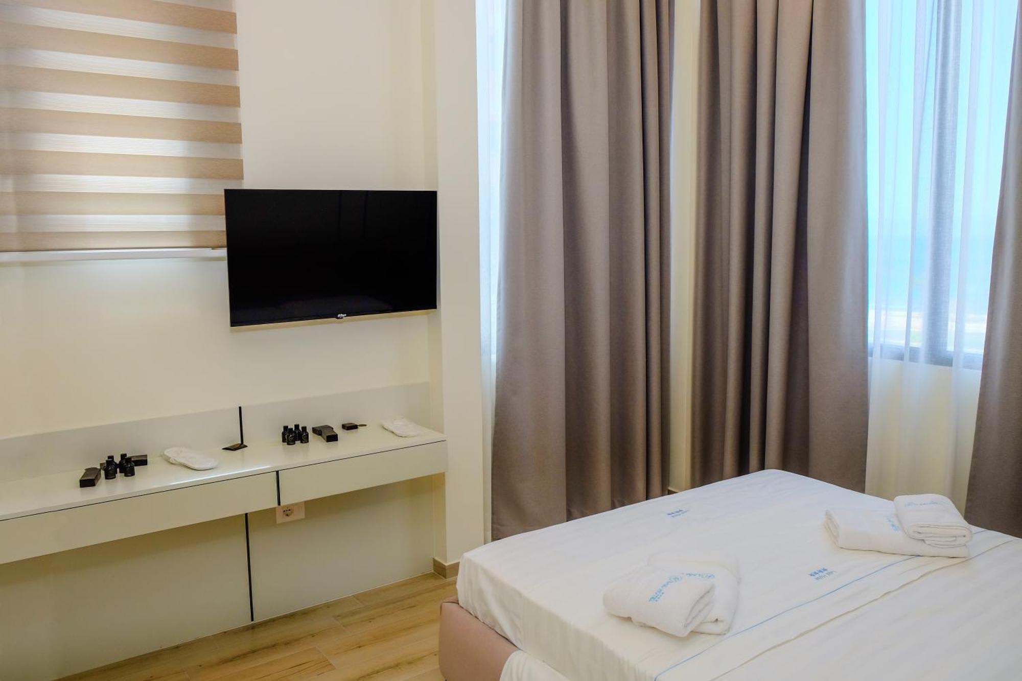 Laid Hotel Vlorë Extérieur photo