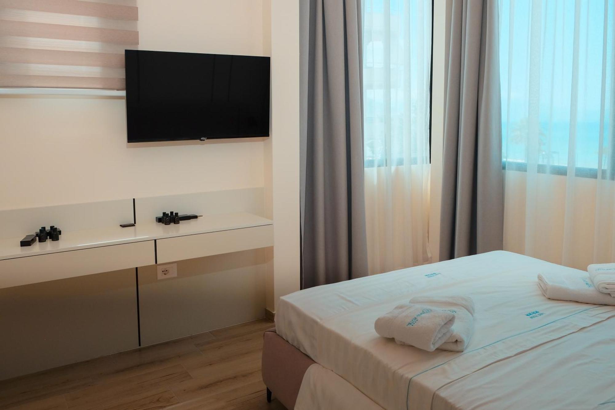 Laid Hotel Vlorë Extérieur photo