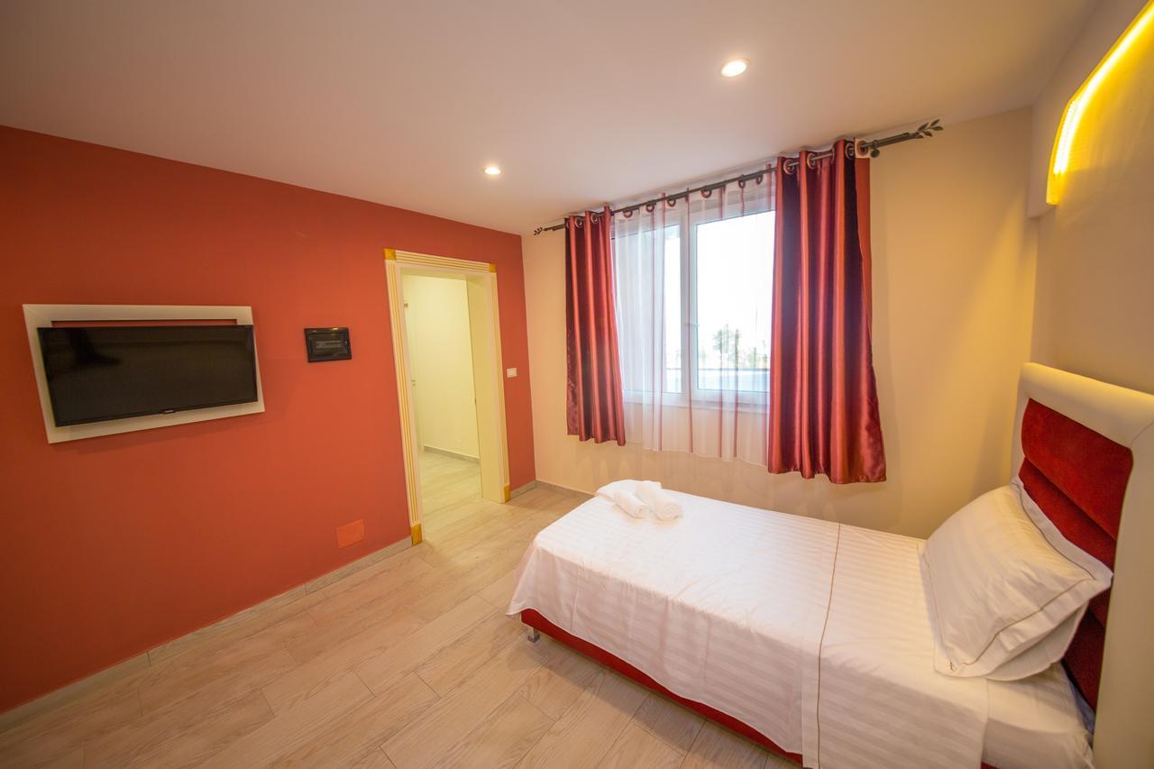 Laid Hotel Vlorë Extérieur photo