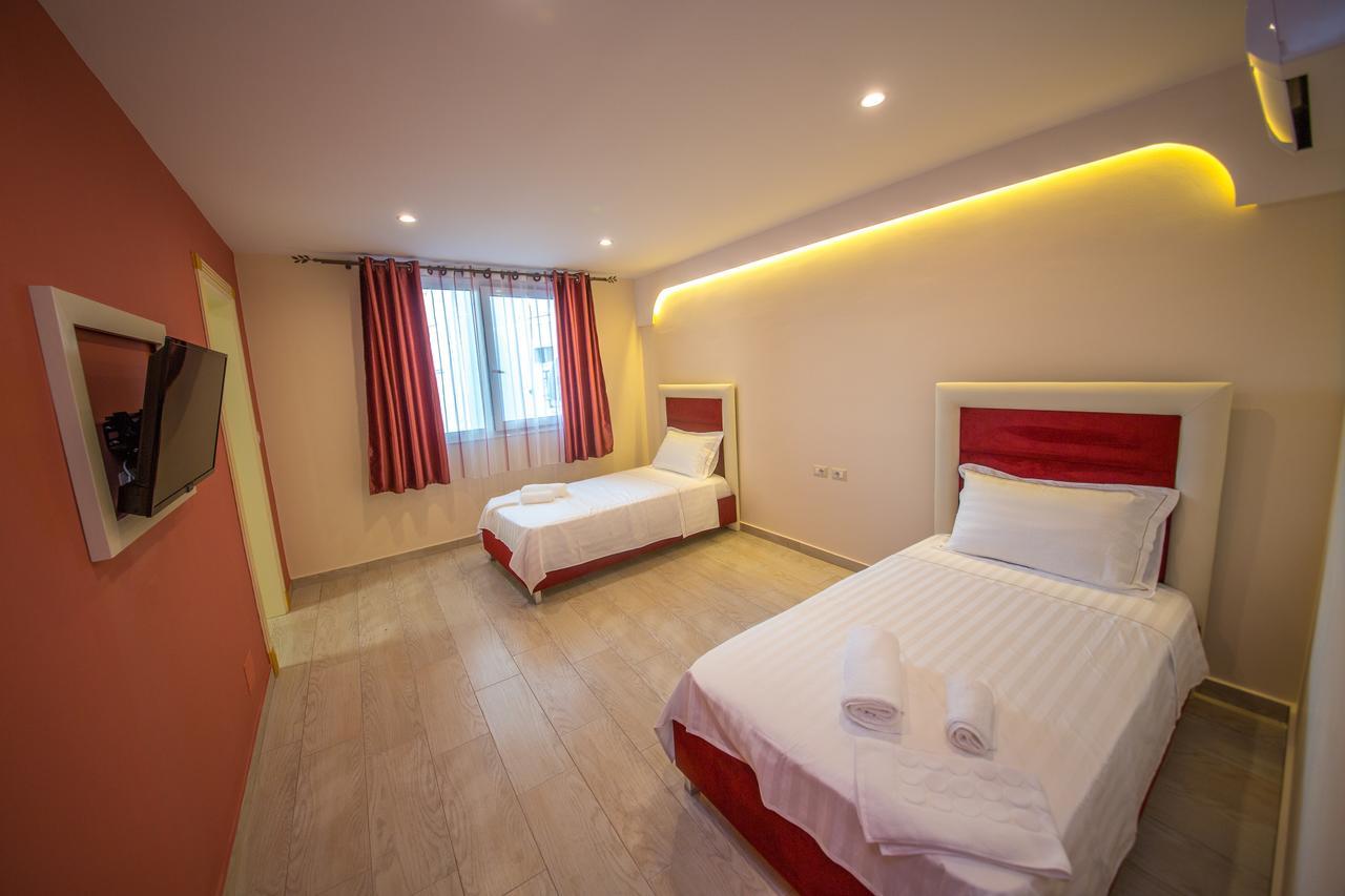 Laid Hotel Vlorë Extérieur photo