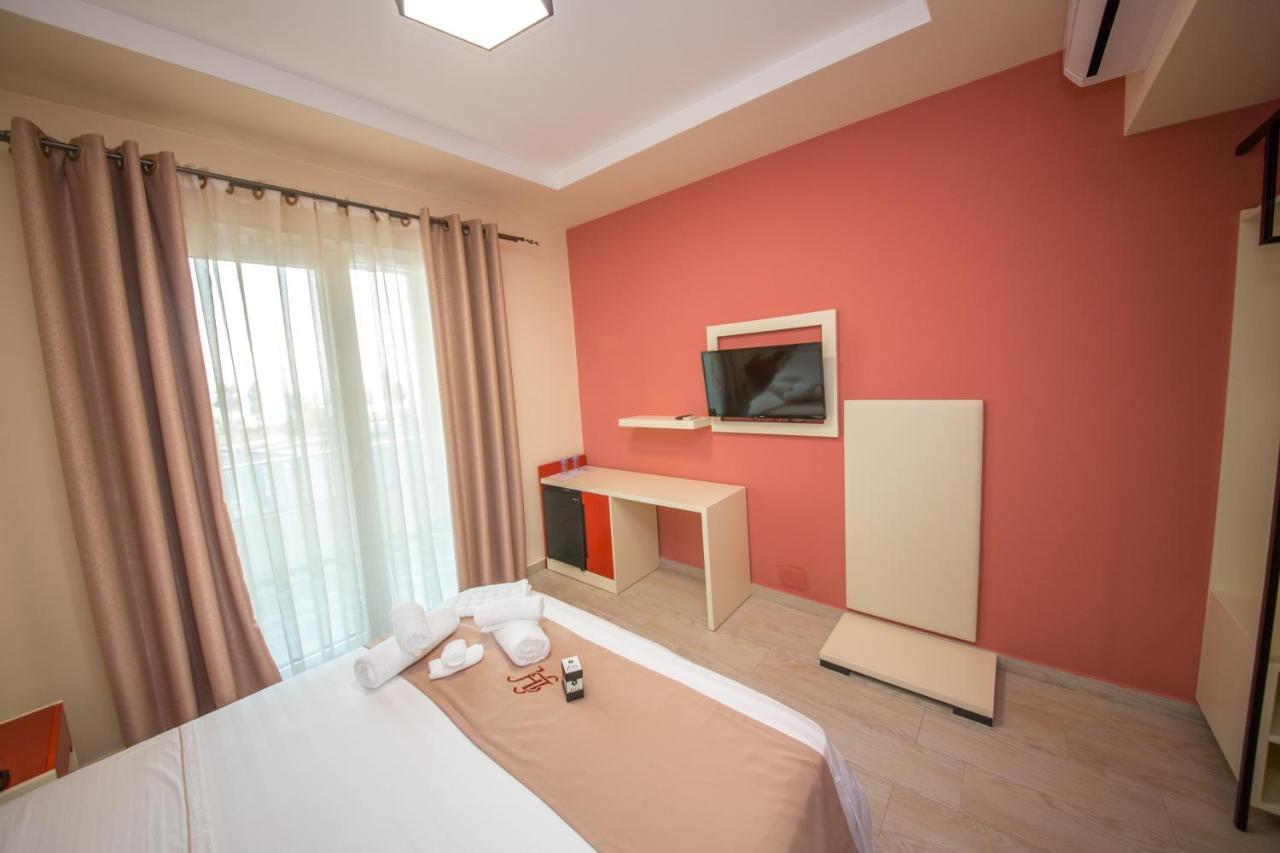 Laid Hotel Vlorë Extérieur photo