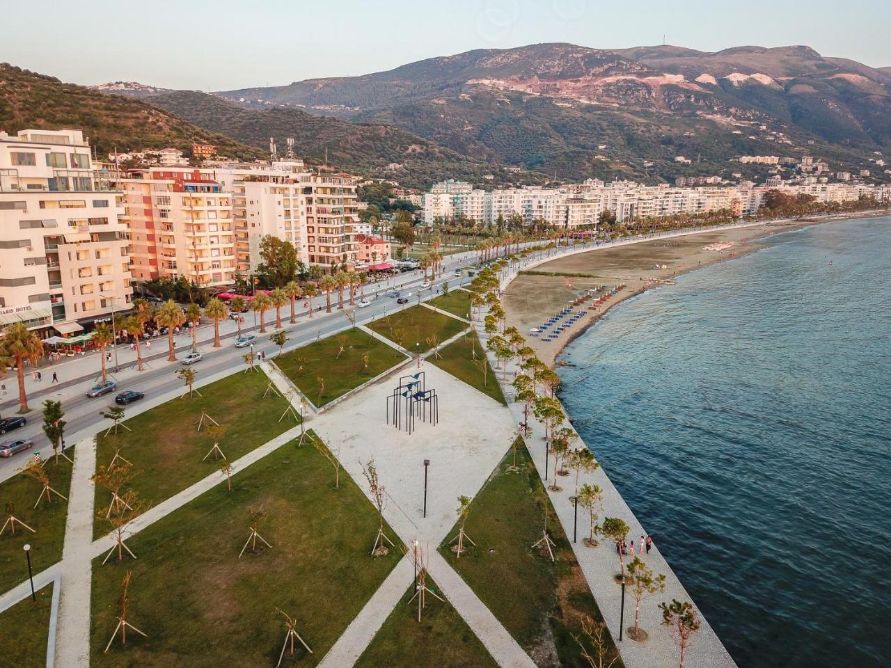 Laid Hotel Vlorë Extérieur photo