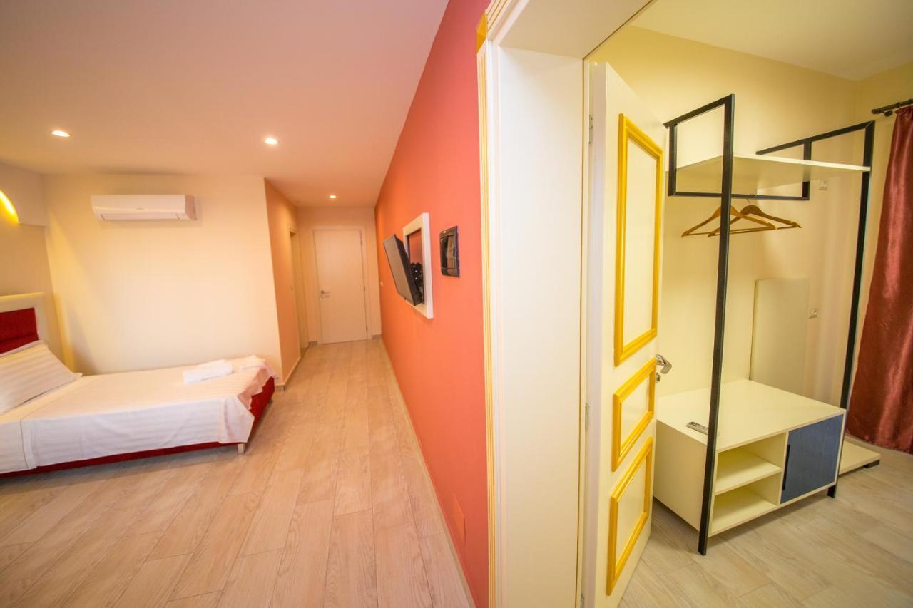 Laid Hotel Vlorë Extérieur photo