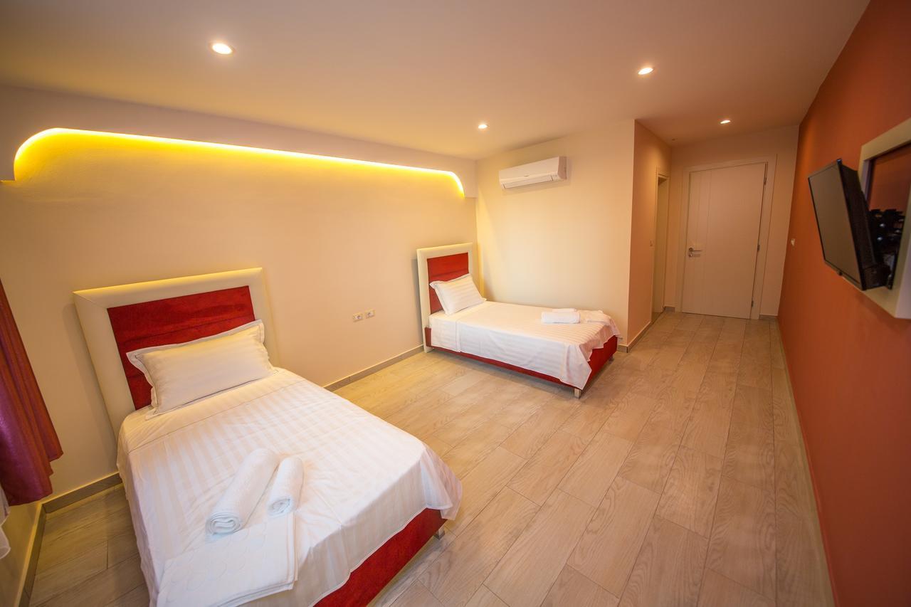 Laid Hotel Vlorë Extérieur photo