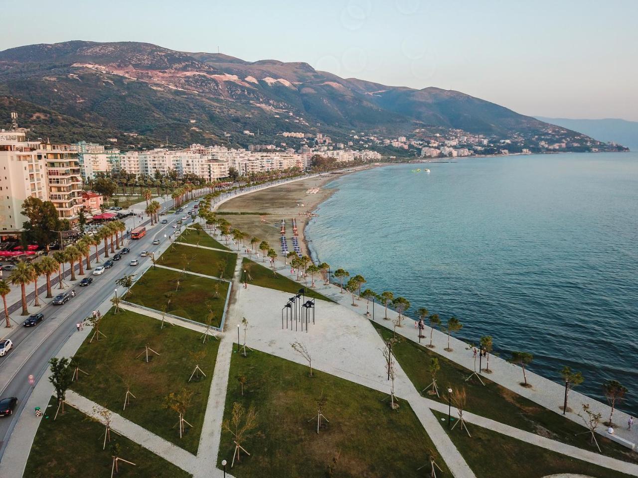 Laid Hotel Vlorë Extérieur photo